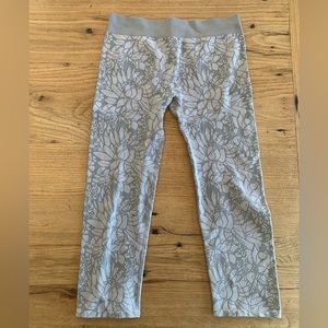 Fabletics Ritagliati laser‎ cut seamless Leggings Gray Floral Women’s S Preloved